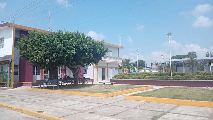 Fotografia tomada fuera de Tuxtilla - Clínica ambulatoria en Tuxtilla, Ver.
