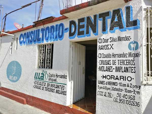 Fotografia tomada fuera de Dr. Omar Silva Mendez - Dentist en San Pedro Pochutla, Oax.