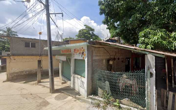 Fotografia tomada fuera de La casa de KiVi - Médico en San Pedro Pochutla, Oax.