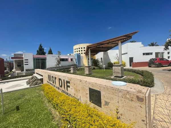 Fotografia tomada fuera de UISR - Hospital en Nochistlán de Mejía, Zac.
