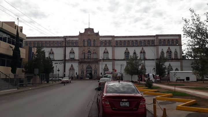 Fotografia tomada fuera de Hospital Central Universitario - Hospital general en Chihuahua, Chih.