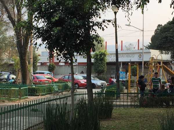 Fotografia tomada fuera de Hospital Materno Pediátrico Xochimilco - Hospital de maternidad en Xochimilco, CDMX