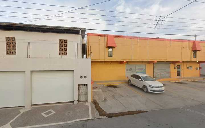 Fotografia tomada fuera de Clinica De Terapia Y Reahibilitacion Fisica - Hospital en Nuevo Laredo, Tamps.