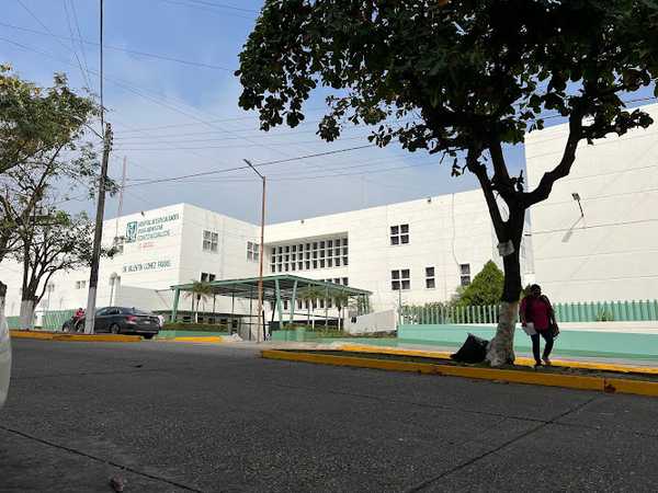 Fotografia tomada fuera de Imss Bienestar de Coatzacoalcos Dr. Valentín Gómez Farias - Hospital en Coatzacoalcos, Ver.