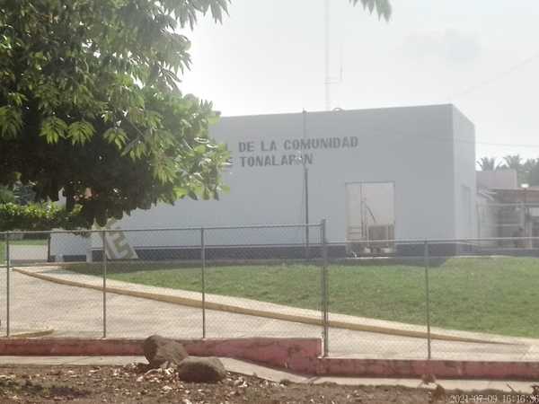 Fotografia tomada fuera de Hospital de la Comunidad de Tonalapan - Hospital en Tonalapa, Ver.