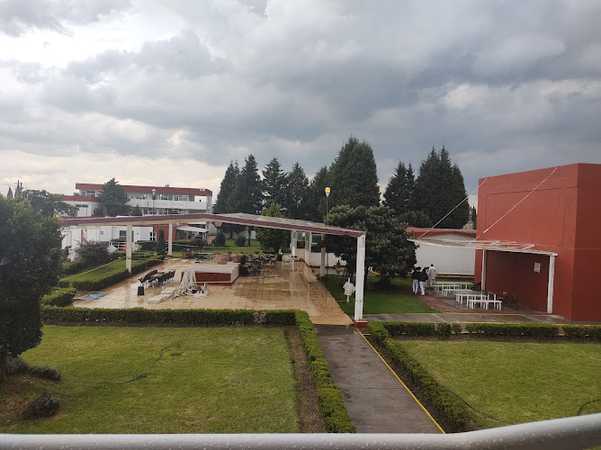 Fotografia tomada fuera de UATx: Facultad de Ciencias de la Salud - Universidad en Zacatelco, Tlax.