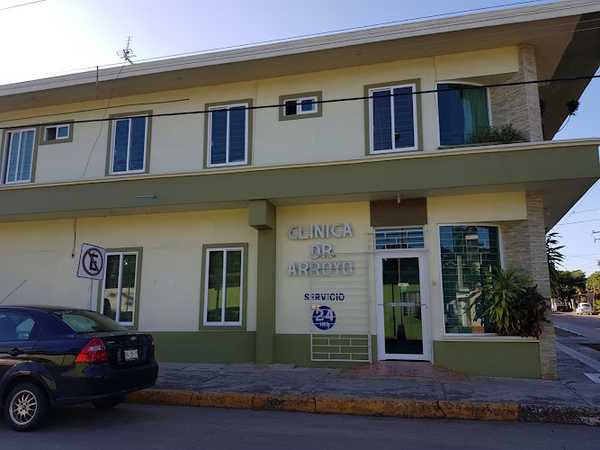 Fotografia tomada fuera de Clinica del Dr. Arroyo - Hospital de maternidad en Jáltipan de Morelos, Ver.