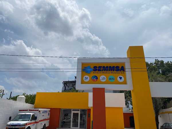 Fotografia tomada fuera de SEMMSA - Médico en Monclova, Coah.