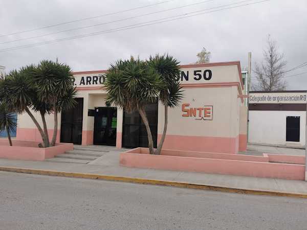 Fotografia tomada fuera de Clínica SNTE Sección 50 Dr. Arroyo - Hospital en Dr. Arroyo, N.L.