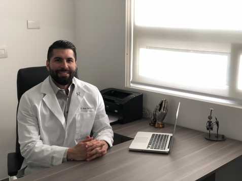 Fotografia tomada fuera de Dr. Carlos Ruben Baca Dominguez, Cirujano de la mano - Cirujano especialista en manos en Chihuahua, Chih.