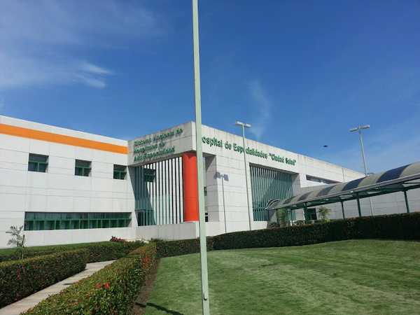 Fotografia tomada fuera de Hospital Regional de Alta Especialidad Ciudad Salud - Hospital gubernamental en Tapachula, Chis.