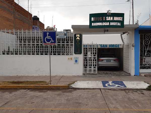 Fotografia tomada fuera de Rayos X San Jorge - Hospital en Cuerámaro, Gto.