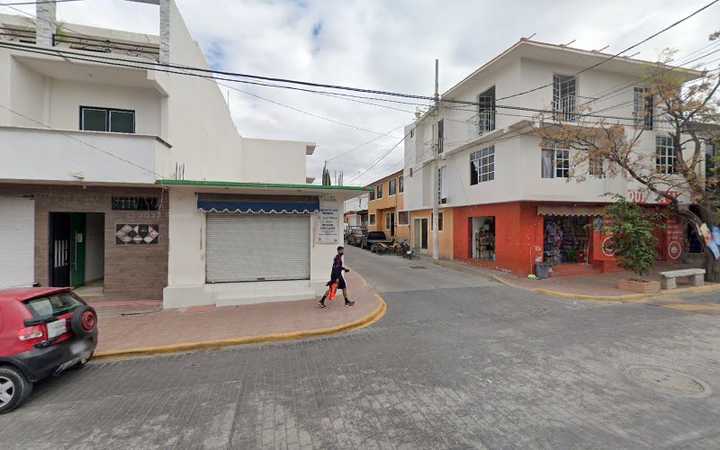 Fotografia tomada fuera de Consultorio Medico Dr. Ruben Reyes - Oficina médica en Tasquillo, Hgo.
