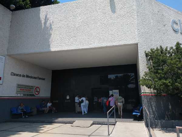 Fotografia tomada fuera de ISSSTE San Cristobal - Hospital en Ecatepec de Morelos, Edomex.