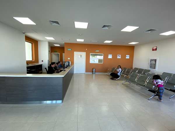 Fotografia tomada fuera de Clínica Dr. Pedro Leal - Clínica ambulatoria en Chihuahua, Chih.
